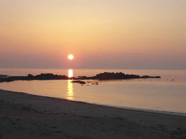 2704.sunset_over_beach.jpg