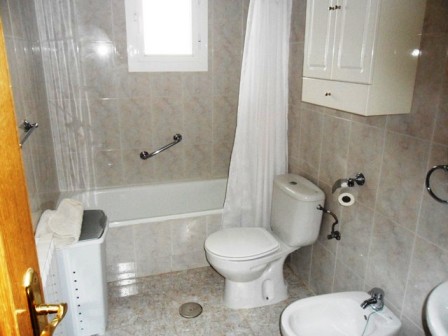 2618.bathroom_villa_rentals_spain.jpg